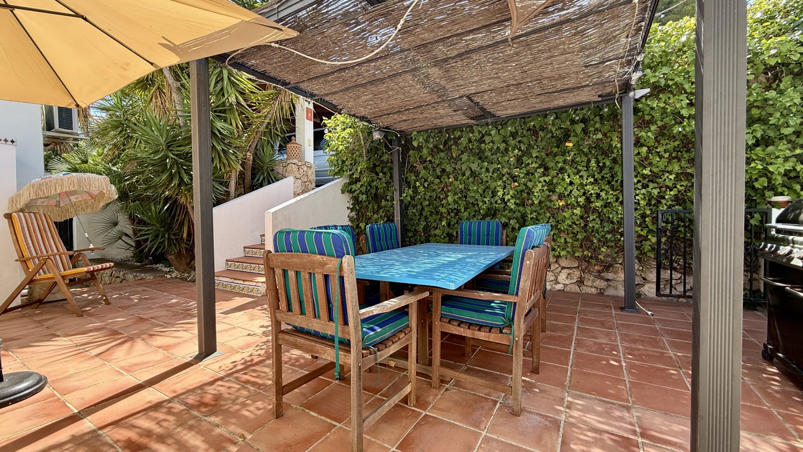 Exclusiva finca mediterránea en Monte Pego con casa de invitados, dos piscinas privadas y un extraordinario potencial