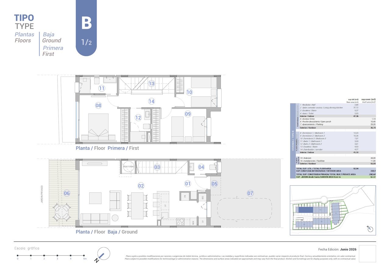 Adosados de 3 dormitorios y 2 baños con aseo, solarium, vistas al mar y piscina comunitaria en un complejo exclusivo en primera línea