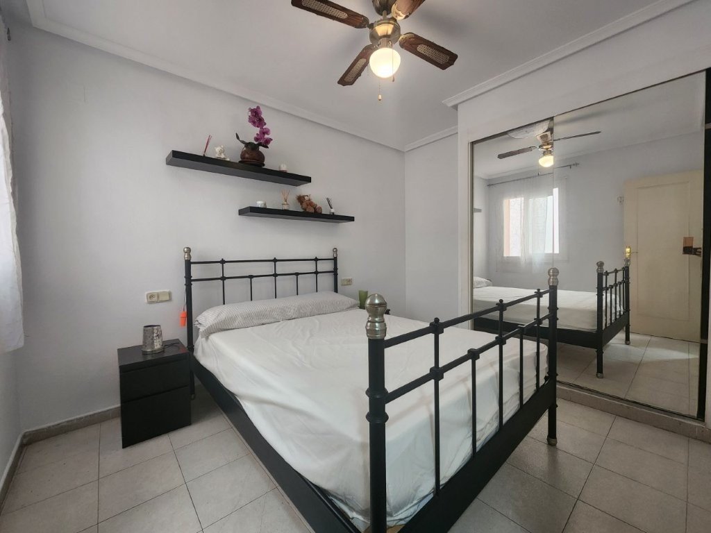 Apartamento de 1 dormitorio y 1 baño con piscina comunitaria a tan solo 300 metros de la playa