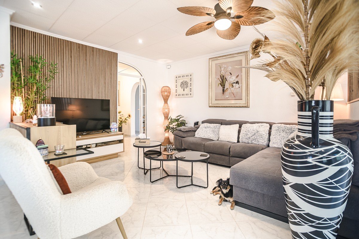 Villa andaluza exclusiva con piscina privada en La Marina - lujo bajo el sol español