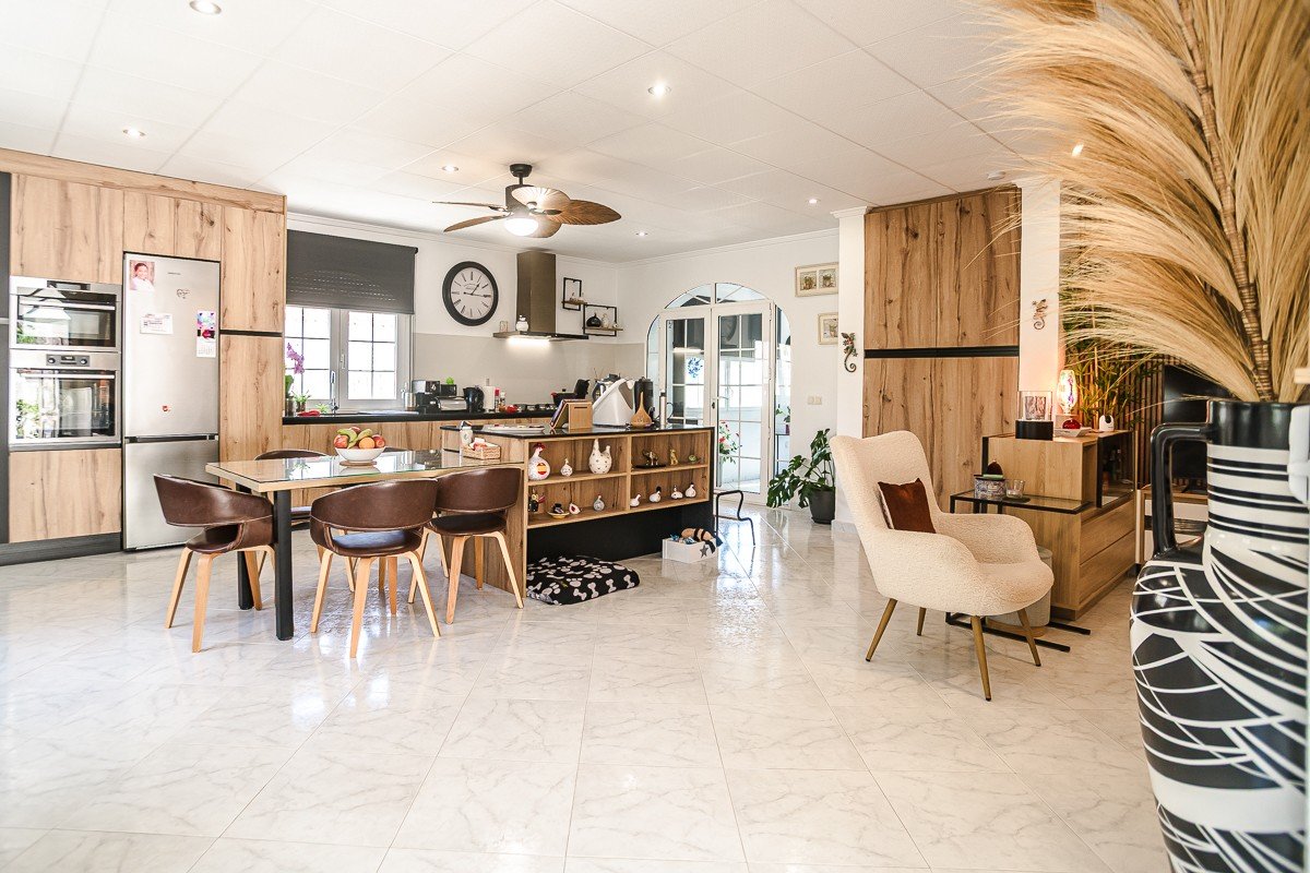 Villa andaluza exclusiva con piscina privada en La Marina - lujo bajo el sol español