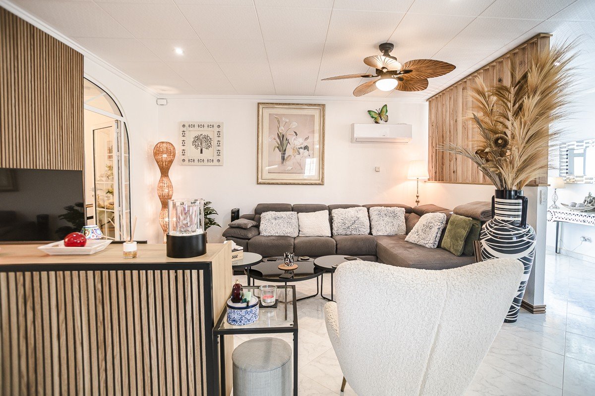 Villa andaluza exclusiva con piscina privada en La Marina - lujo bajo el sol español