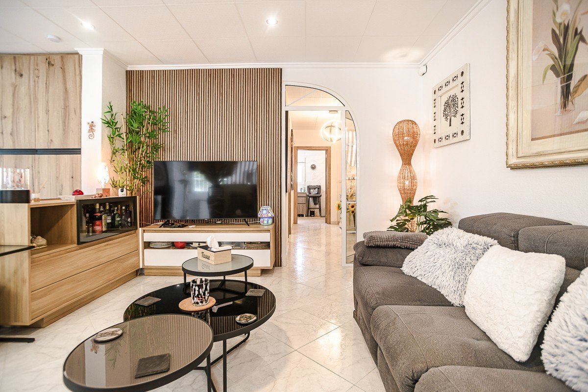 Villa andaluza exclusiva con piscina privada en La Marina - lujo bajo el sol español