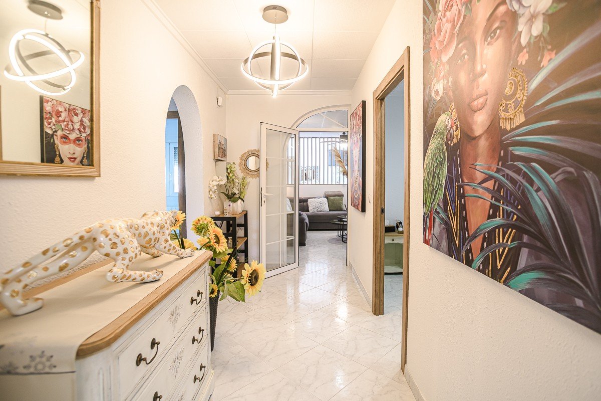 Villa andaluza exclusiva con piscina privada en La Marina - lujo bajo el sol español