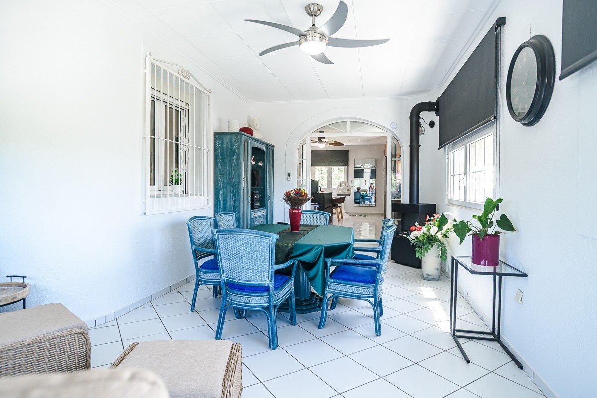 Villa andaluza exclusiva con piscina privada en La Marina - lujo bajo el sol español