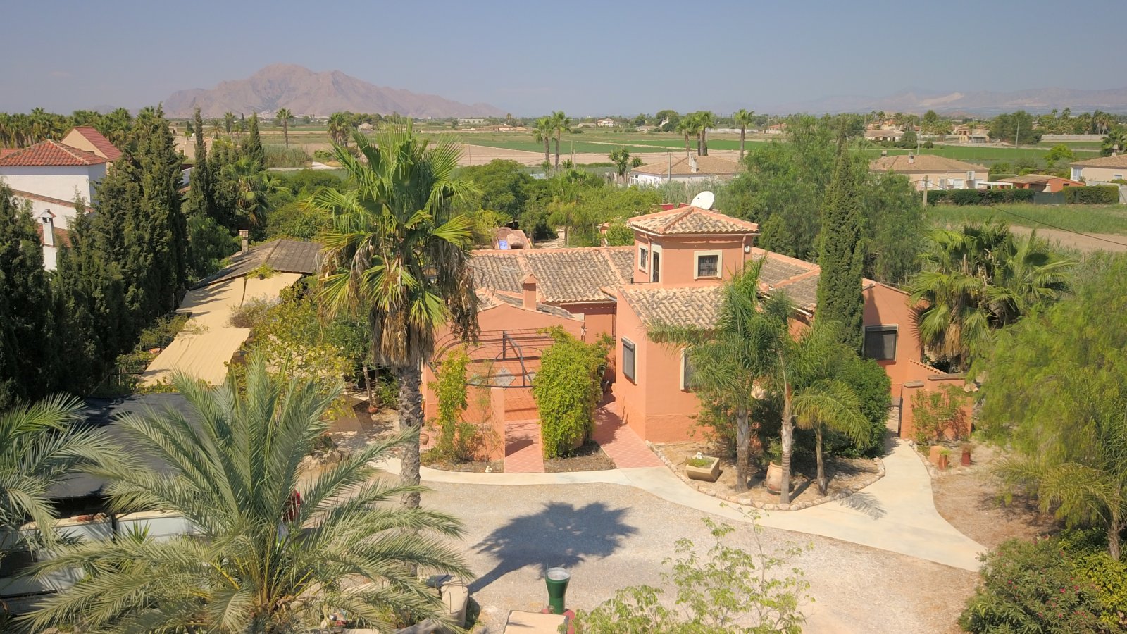 Impresionante propiedad de campo con 7 dormitorios, 5 baños, piscina privada y hermosas vistas en una gran parcela