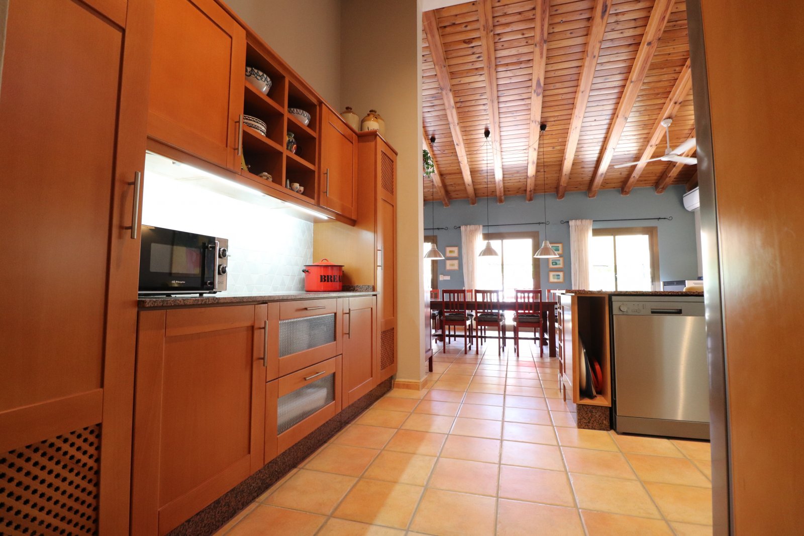 Impresionante propiedad de campo con 7 dormitorios, 5 baños, piscina privada y hermosas vistas en una gran parcela