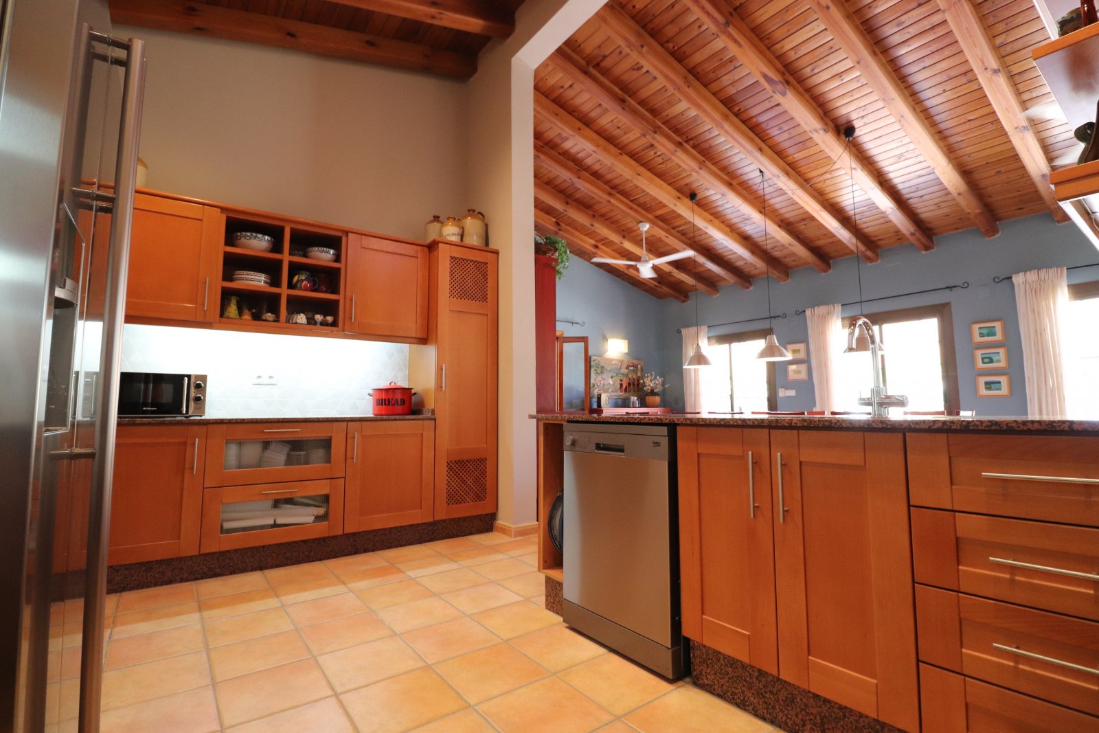 Impresionante propiedad de campo con 7 dormitorios, 5 baños, piscina privada y hermosas vistas en una gran parcela