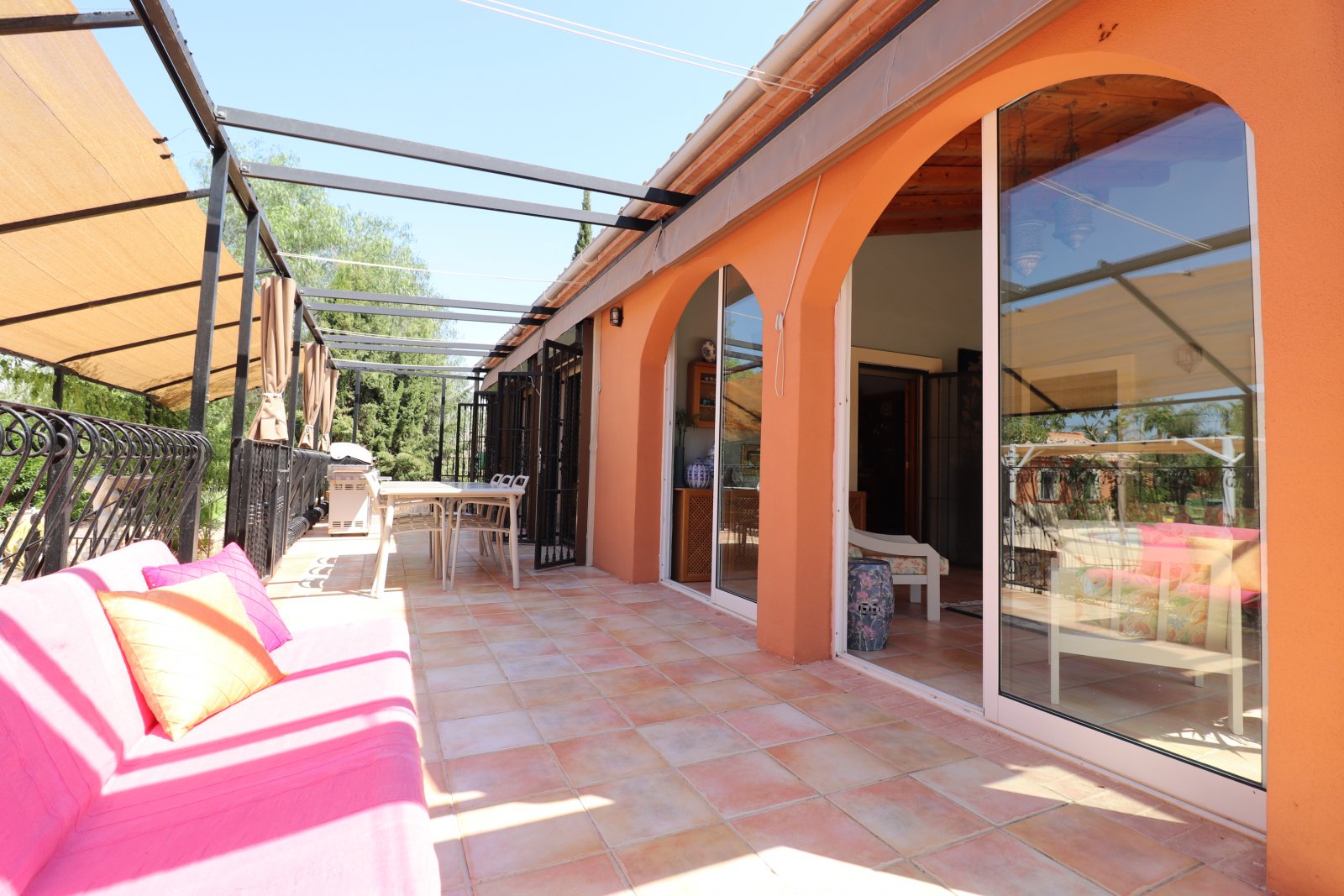 Impresionante propiedad de campo con 7 dormitorios, 5 baños, piscina privada y hermosas vistas en una gran parcela