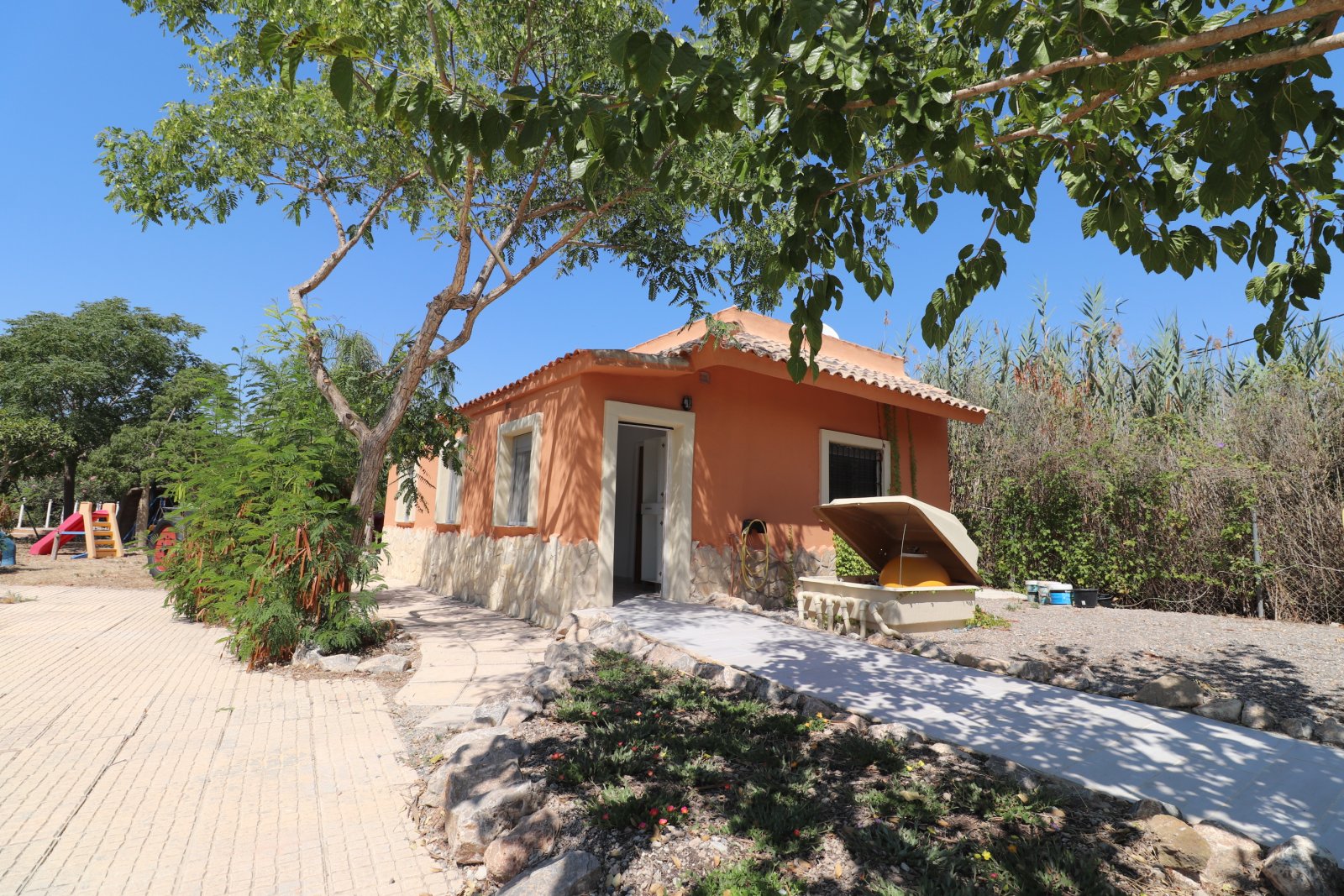 Impresionante propiedad de campo con 7 dormitorios, 5 baños, piscina privada y hermosas vistas en una gran parcela