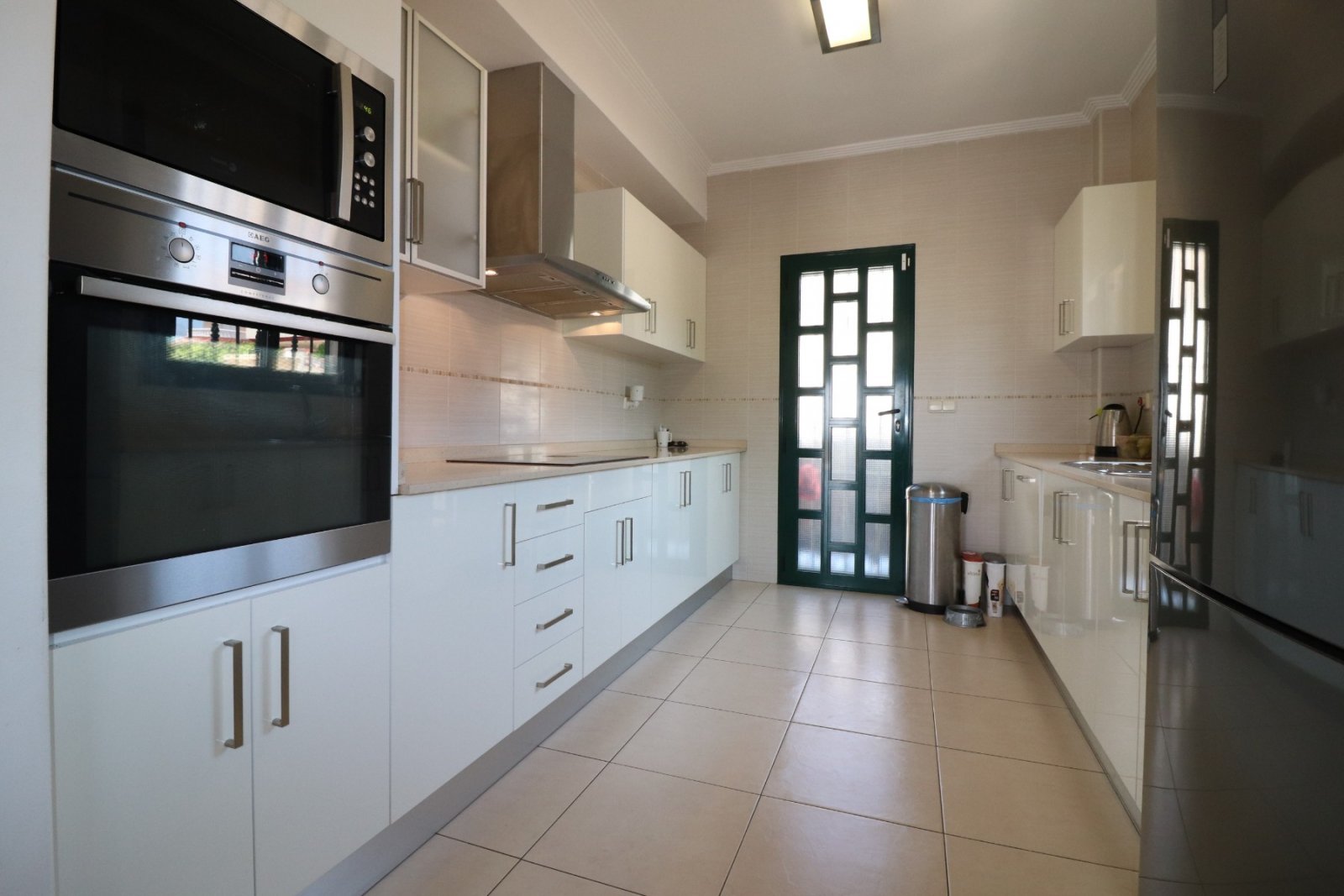 Villa exclusiva con 4 dormitorios, 2 baños y piscina privada
