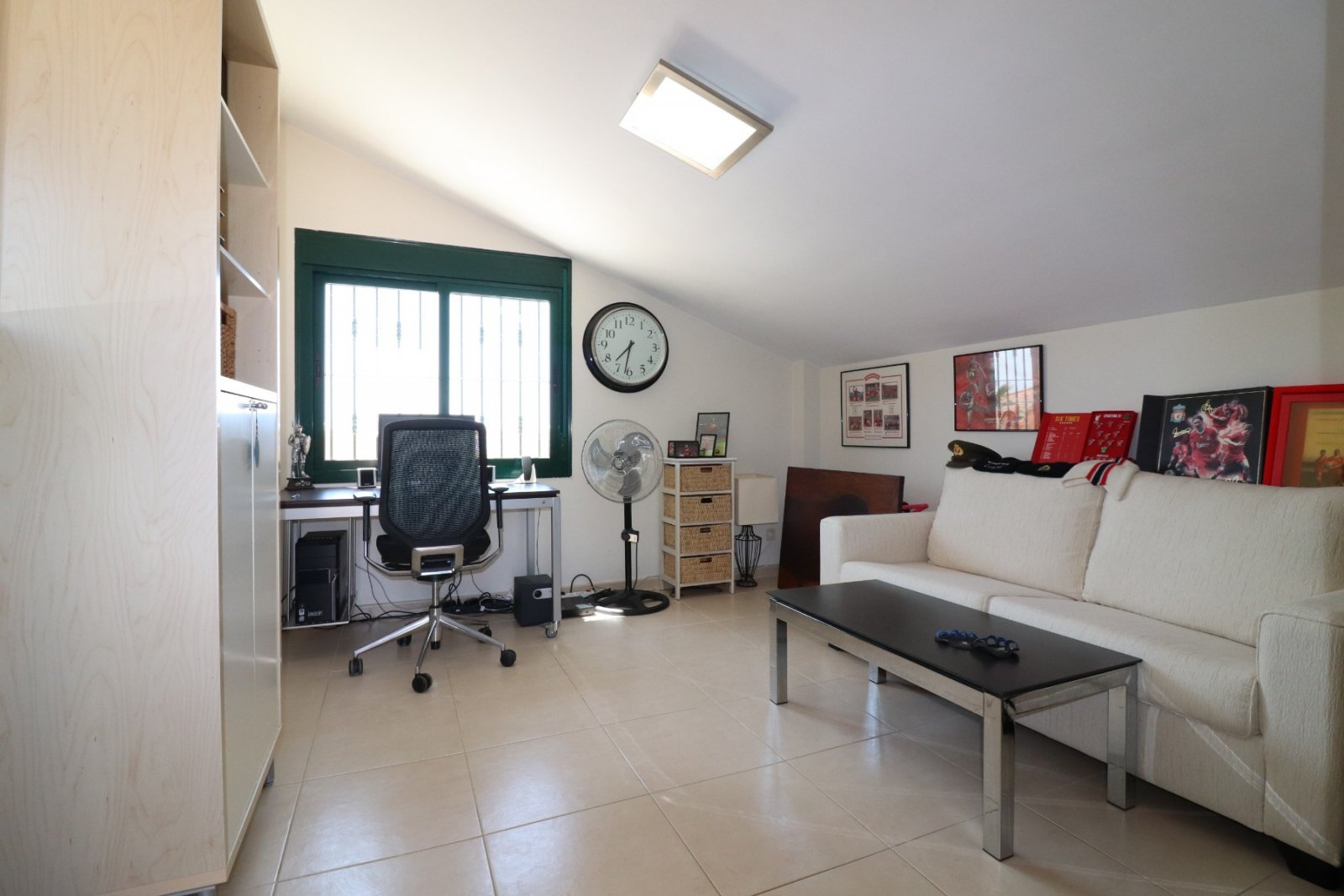 Villa exclusiva con 4 dormitorios, 2 baños y piscina privada
