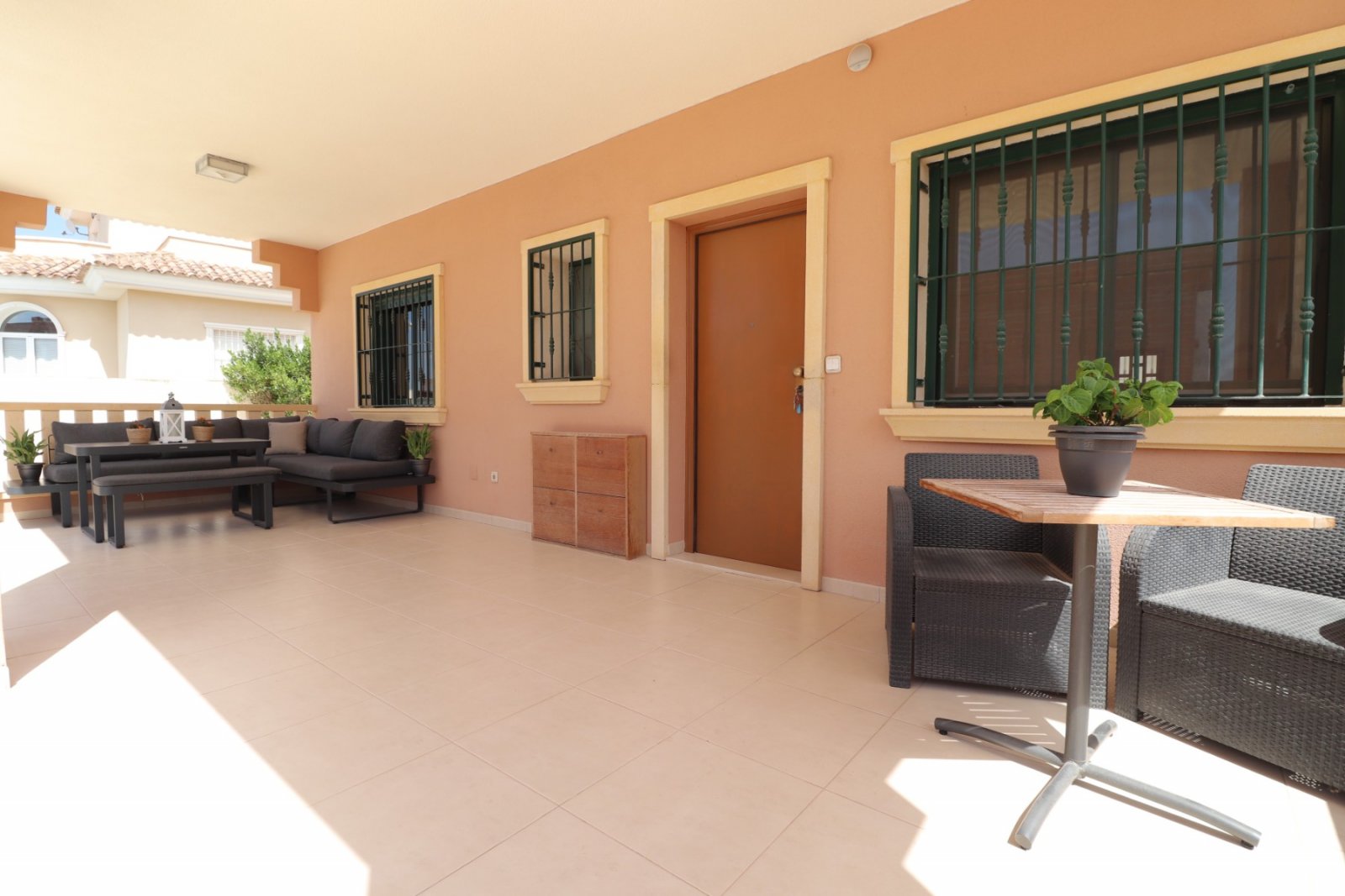 Villa exclusiva con 4 dormitorios, 2 baños y piscina privada