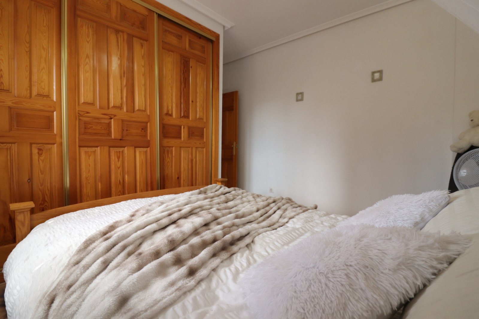 Villa de 3 dormitorios y 2 baños con solárium, plaza de parking y piscina privada