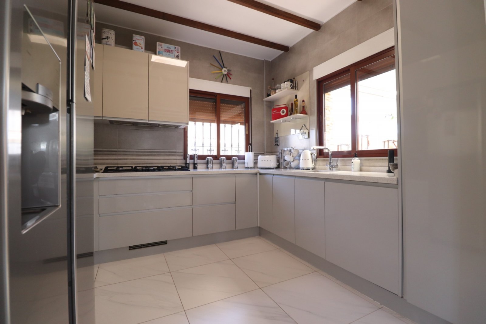 Villa de 3 dormitorios y 2 baños con piscina privada en Fincas de La Vega