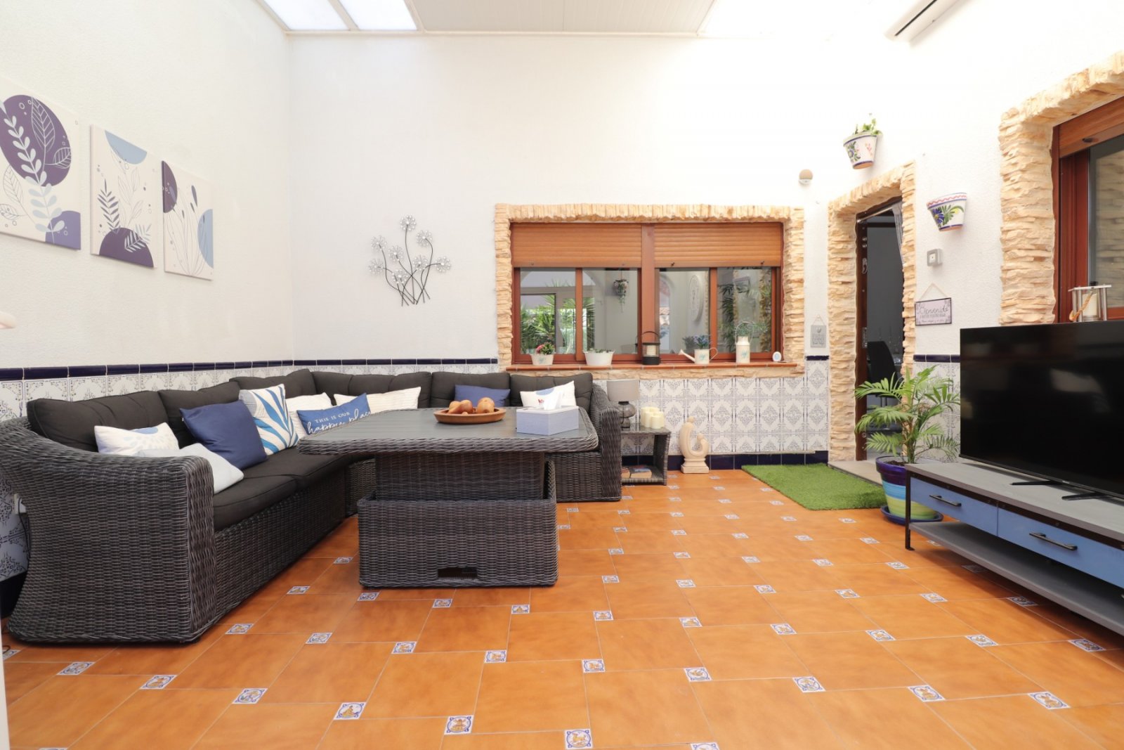 Villa de 3 dormitorios y 2 baños con piscina privada en Fincas de La Vega
