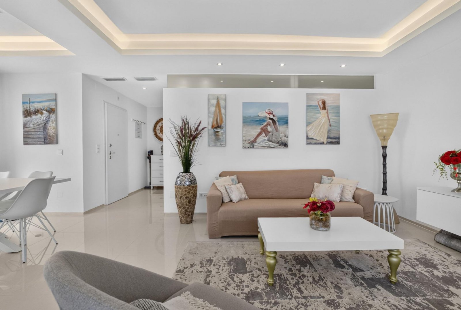 Moderno apartamento con jardín privado y acceso directo a la piscina