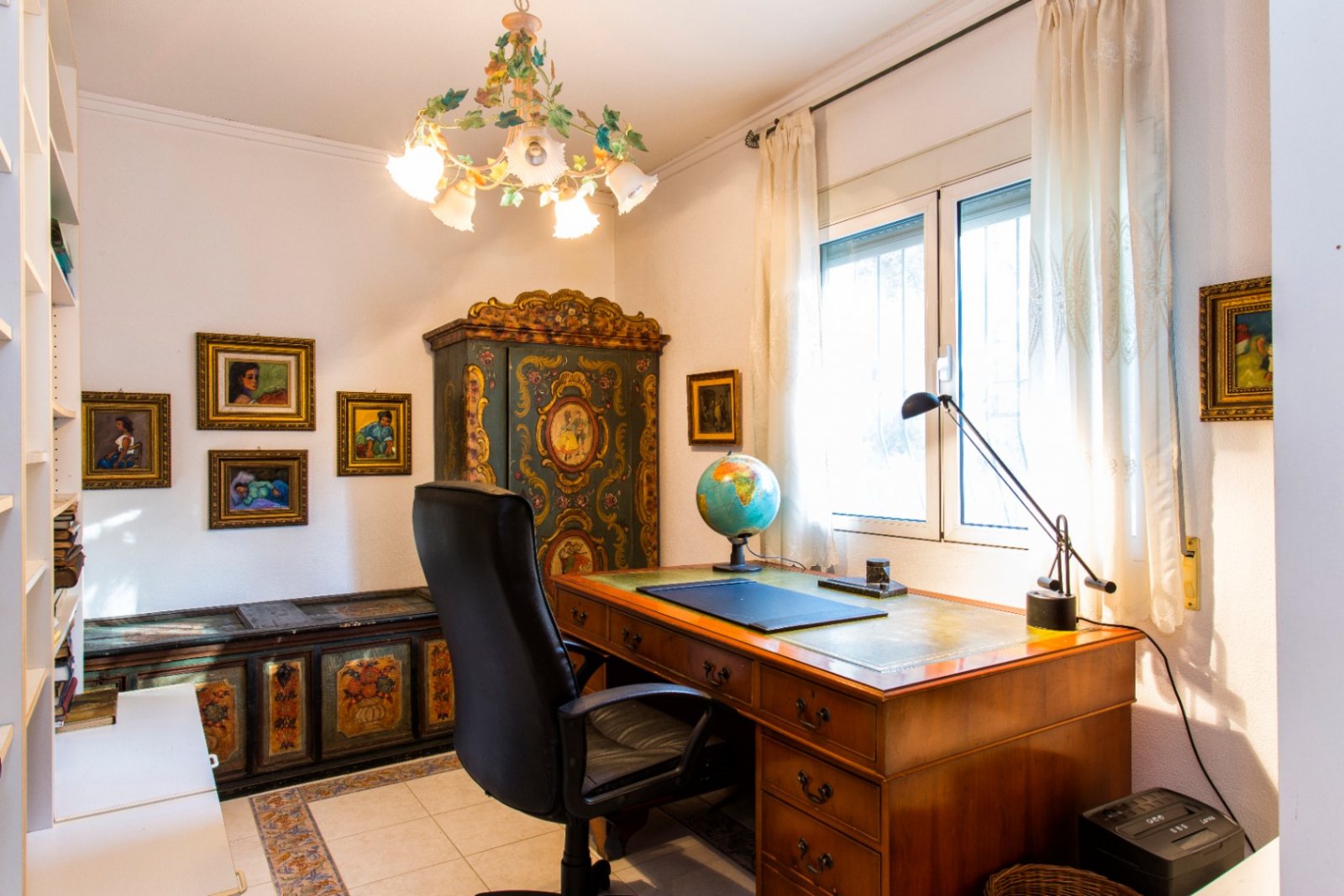 Villa tradicional y espaciosa con piscina privada, garaje y azotea con vistas al mar