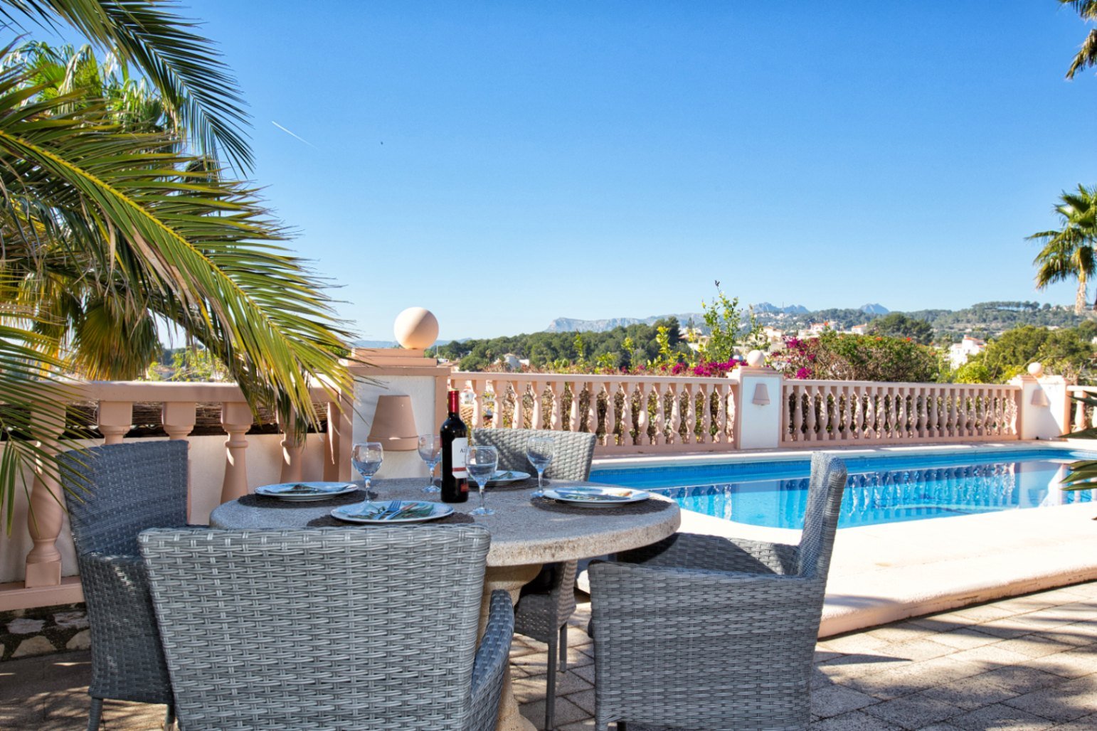 Villa independiente con vistas al mar, piscina y 3 dormitorios en San Jaime
