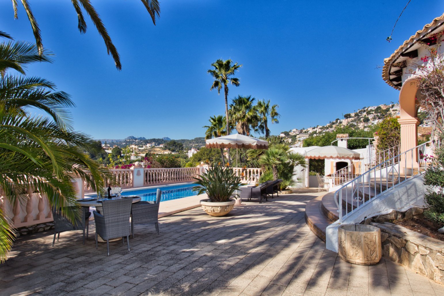 Villa independiente con vistas al mar, piscina y 3 dormitorios en San Jaime