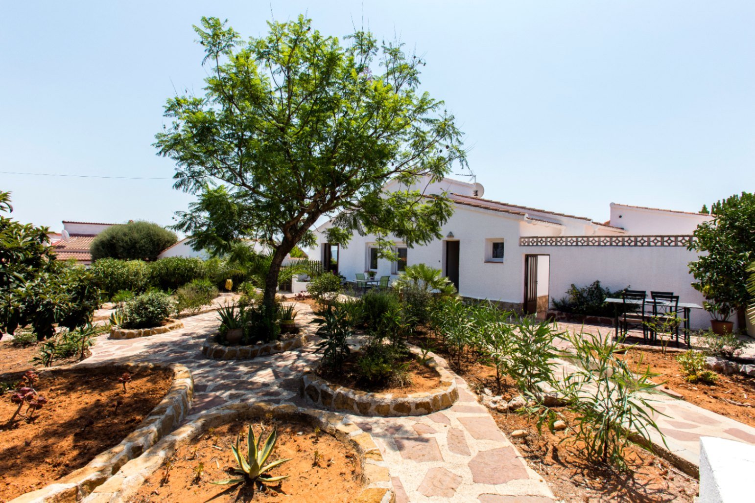 Pedreguer: Villa en Monte Pedreguer con vistas al mar, apartamento para invitados, cuatro dormitorios, parcela llana y terraza en la azotea Pedreguer: Villa en Monte Pedreguer con vistas al mar, apartamento para invitados, cuatro dormitorios, parcela llana y terraza en la azotea
