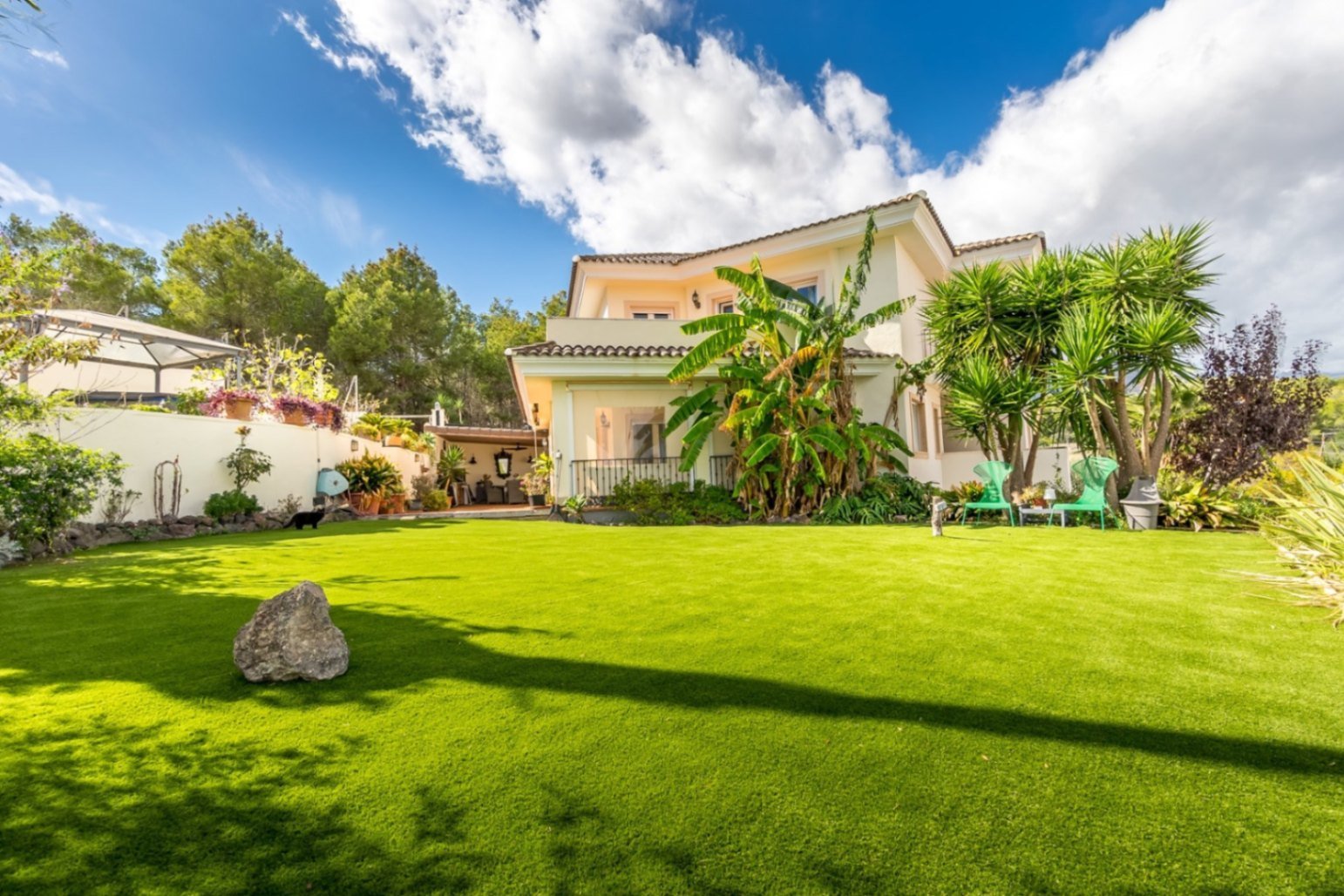 Alfaz del Pi: Villa independiente con cuatro dormitorios, piscina privada, vistas panorámicas, amplio garaje y diversas terrazas Alfaz del Pi: Villa independiente con cuatro dormitorios, piscina privada, vistas panorámicas, amplio garaje y diversas terrazas