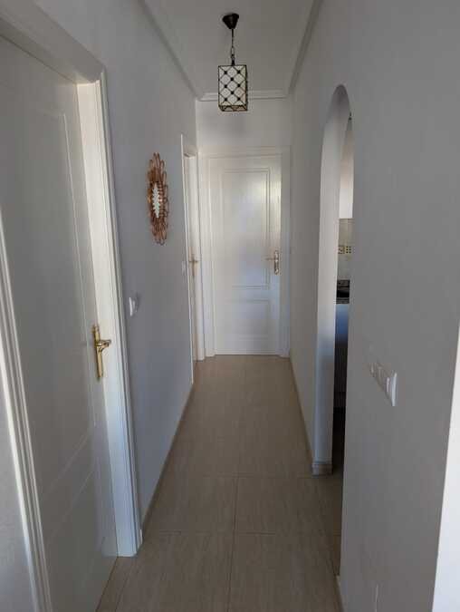 Apartamento de 2 dormitorios y 2 baños con solárium y piscina comunitaria