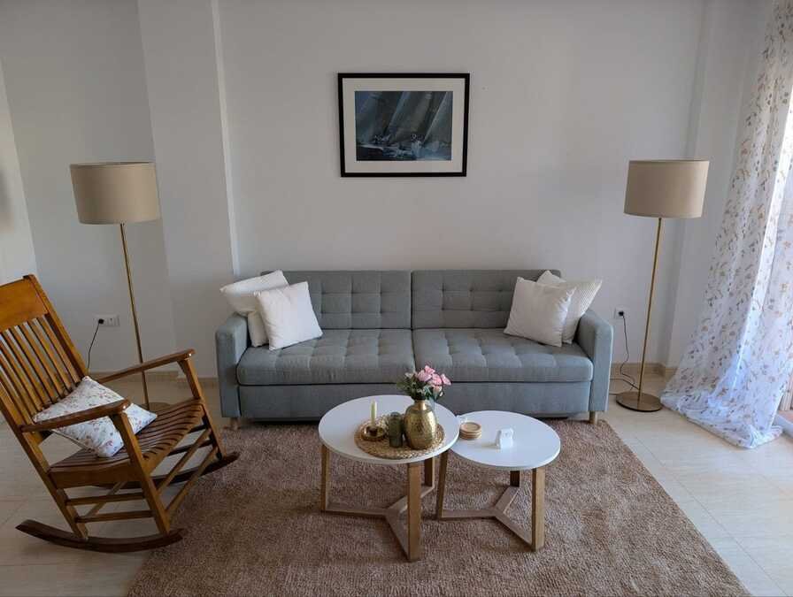 Apartamento de 2 dormitorios y 2 baños con solárium y piscina comunitaria