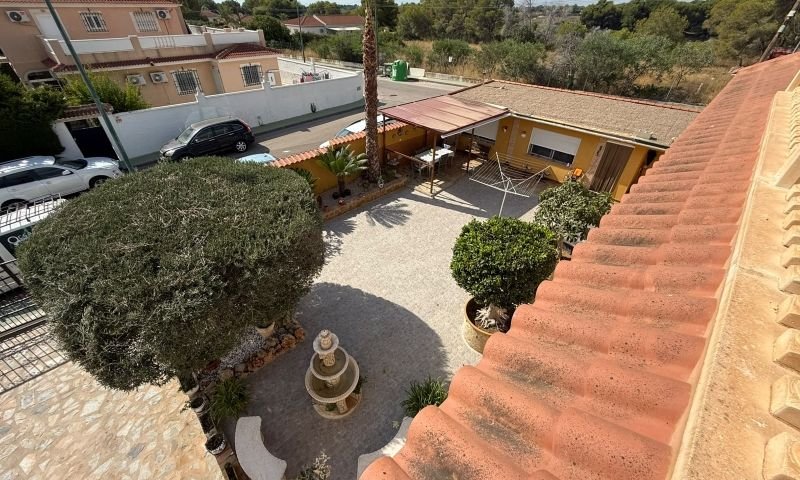 Magnífico chalet individual con 5 dormitorios y 6 baños