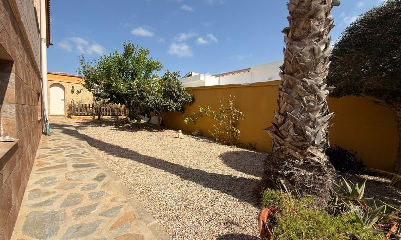 Magnífico chalet individual con 5 dormitorios y 6 baños