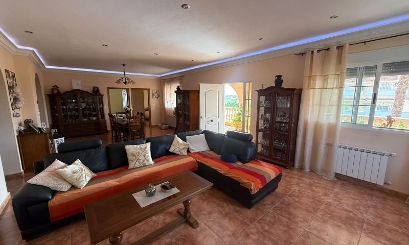 Magnífico chalet individual con 5 dormitorios y 6 baños