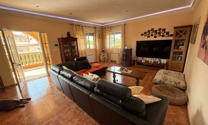 Magnífico chalet individual con 5 dormitorios y 6 baños