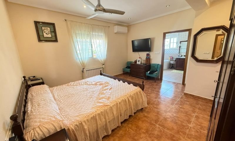 Magnífico chalet individual con 5 dormitorios y 6 baños