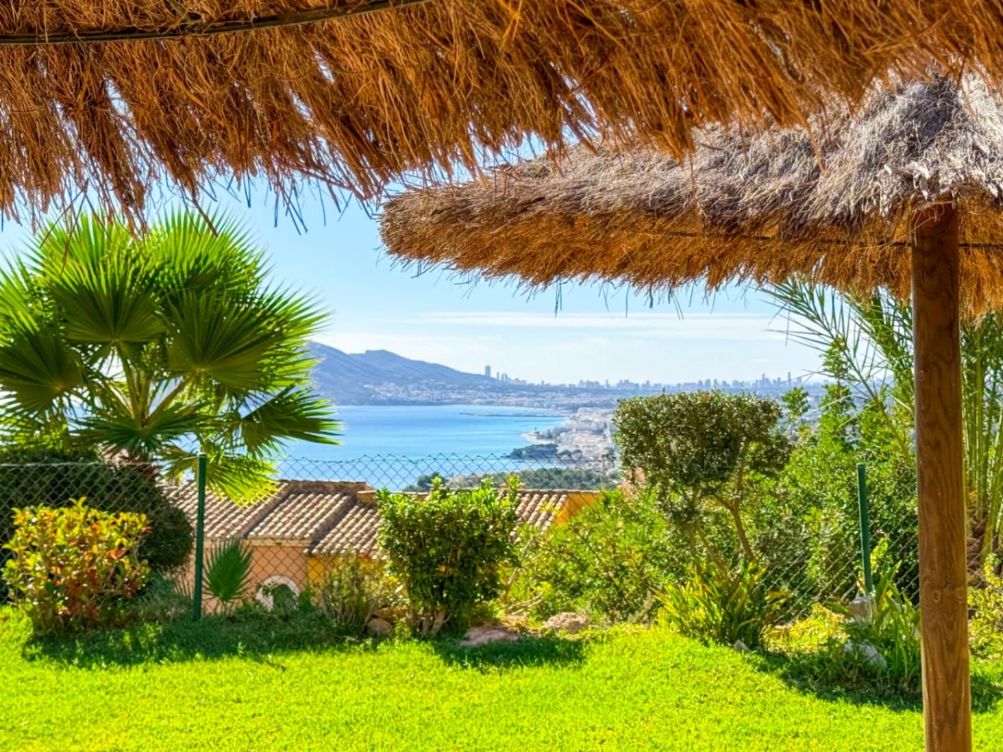 Apartamento con Gran Terraza y Vistas al Mar en Altea Hills