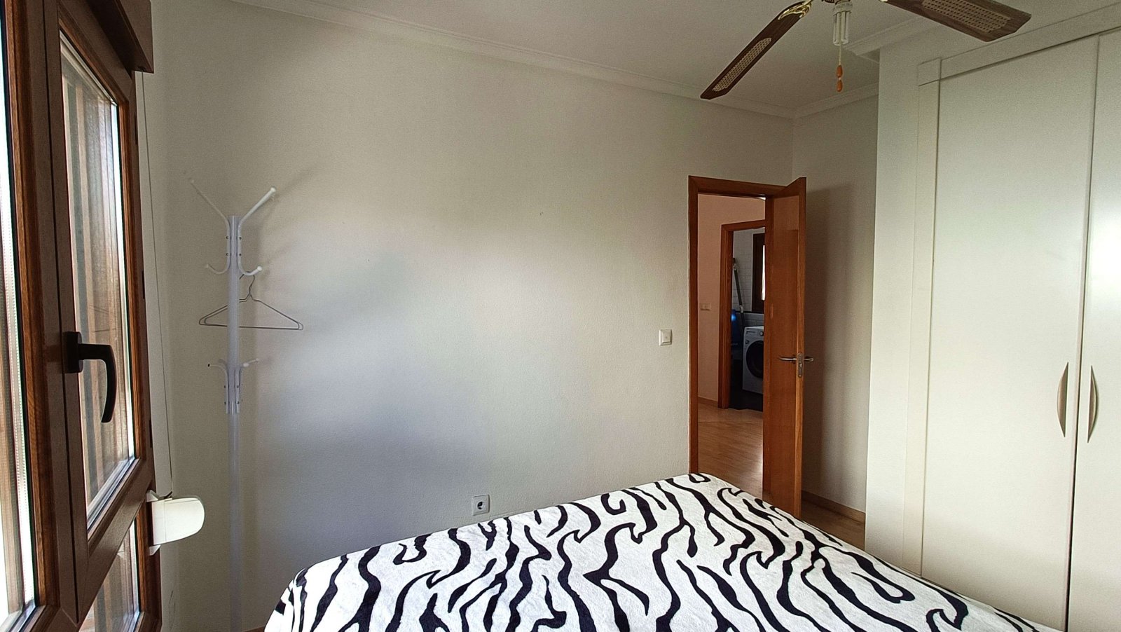 Villa de 3 dormitorios, 2 baños, plaza de aparcamiento y piscina comunitaria en La Finca Golf Resort
