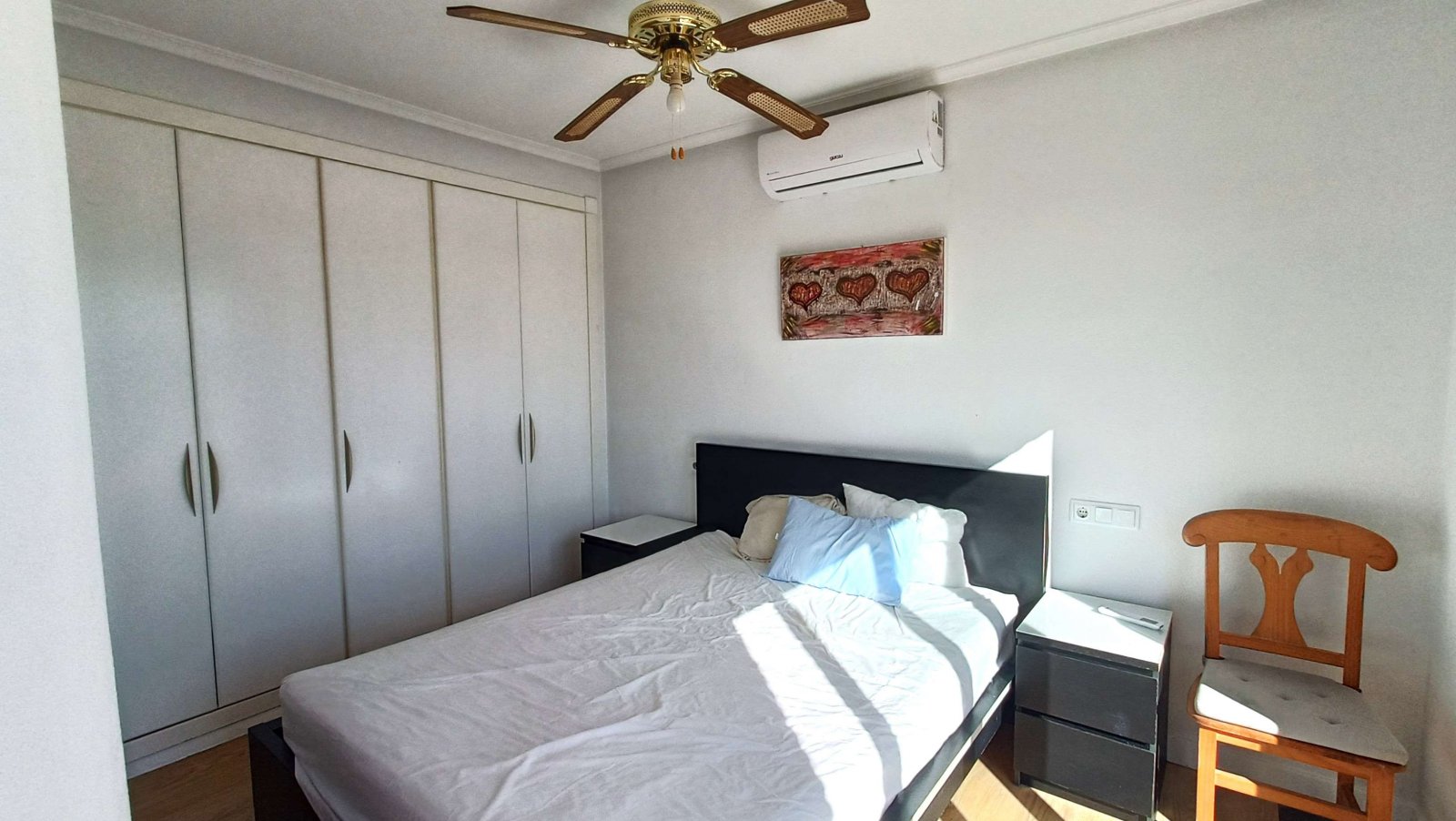 Villa de 3 dormitorios, 2 baños, plaza de aparcamiento y piscina comunitaria en La Finca Golf Resort