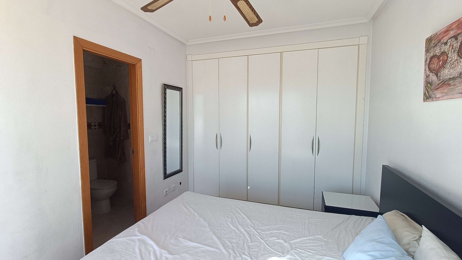 Villa de 3 dormitorios, 2 baños, plaza de aparcamiento y piscina comunitaria en La Finca Golf Resort