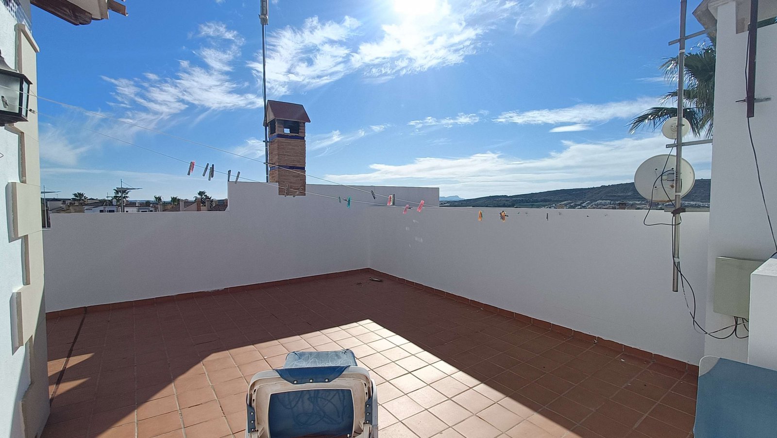 Villa de 3 dormitorios, 2 baños, plaza de aparcamiento y piscina comunitaria en La Finca Golf Resort