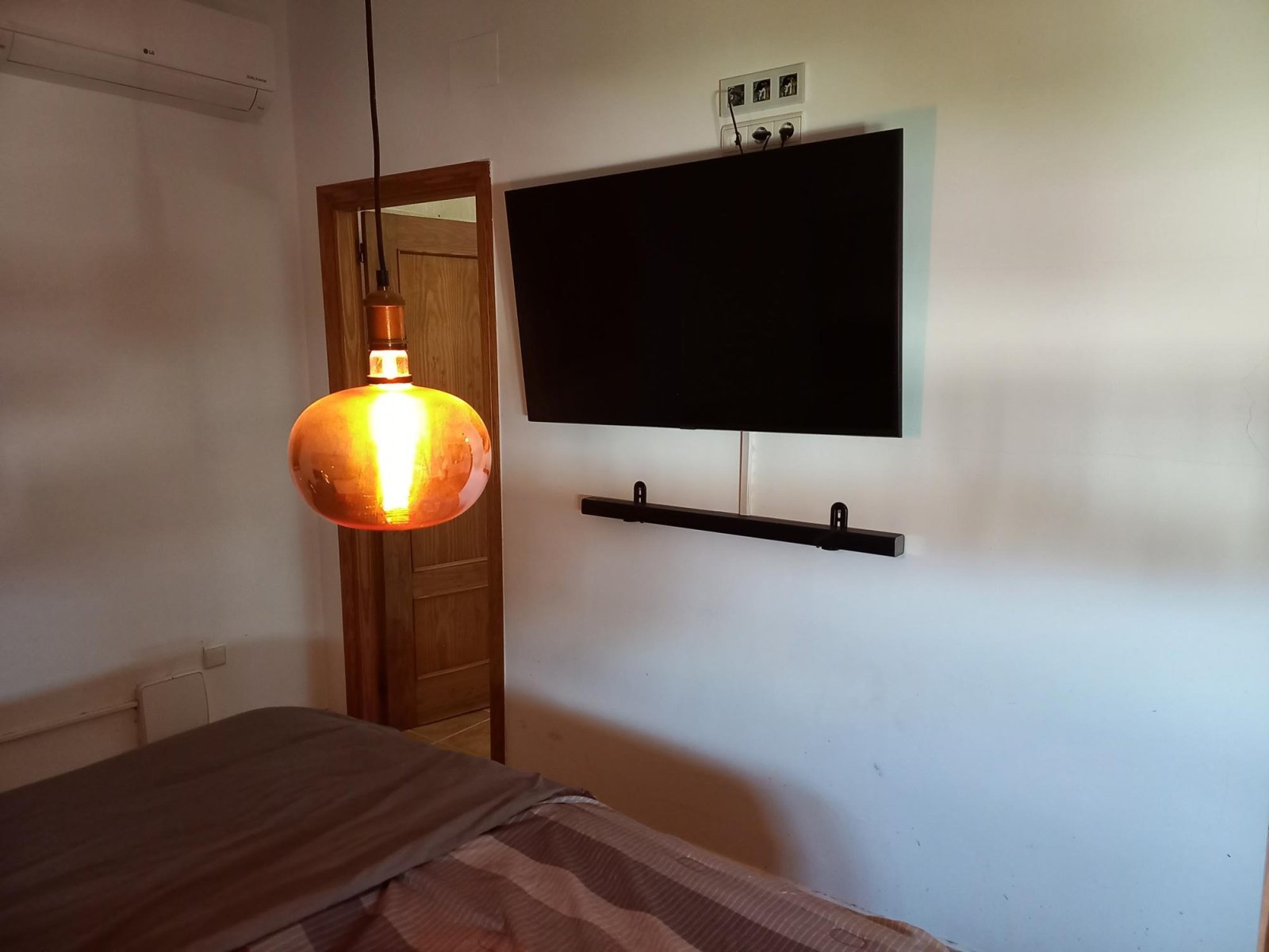 Casa de campo bien cuidada de una sola planta con 3 dormitorios, piscina y zona de invitados