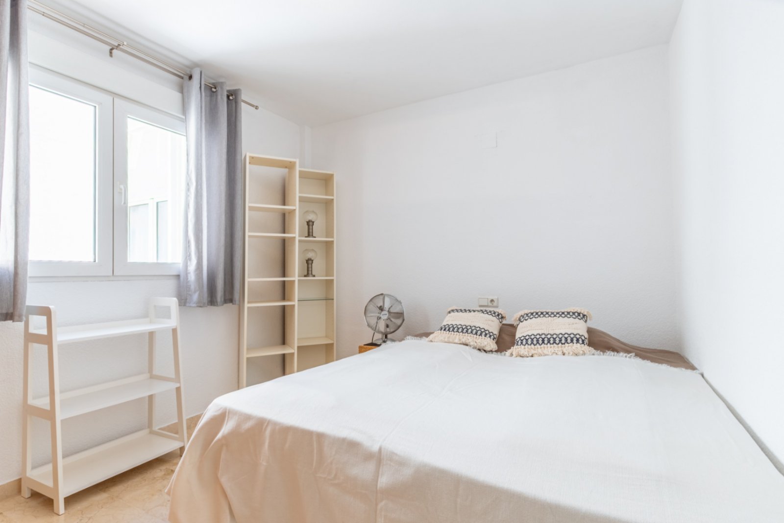 Apartamento con terrazas y vistas al mar en el centro de Moraira