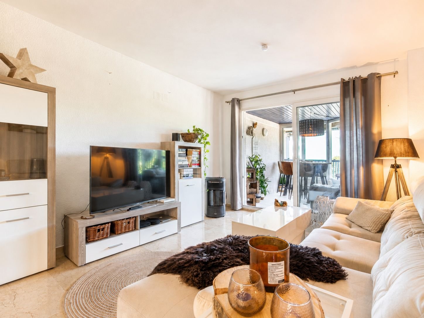 Apartamento con terrazas y vistas al mar en el centro de Moraira