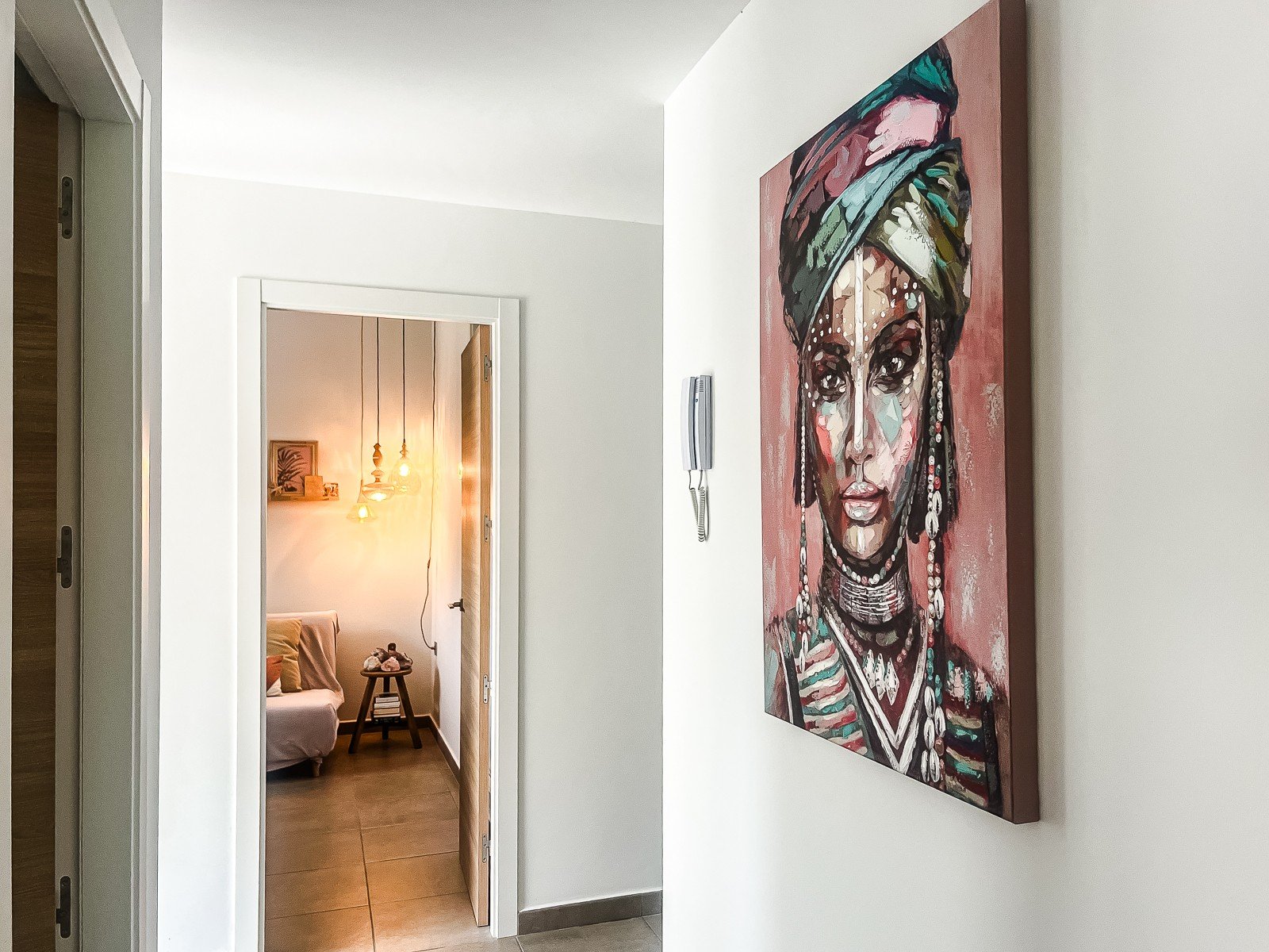 Apartamento en planta baja de estilo ibicenco a tan solo 800 m de la playa