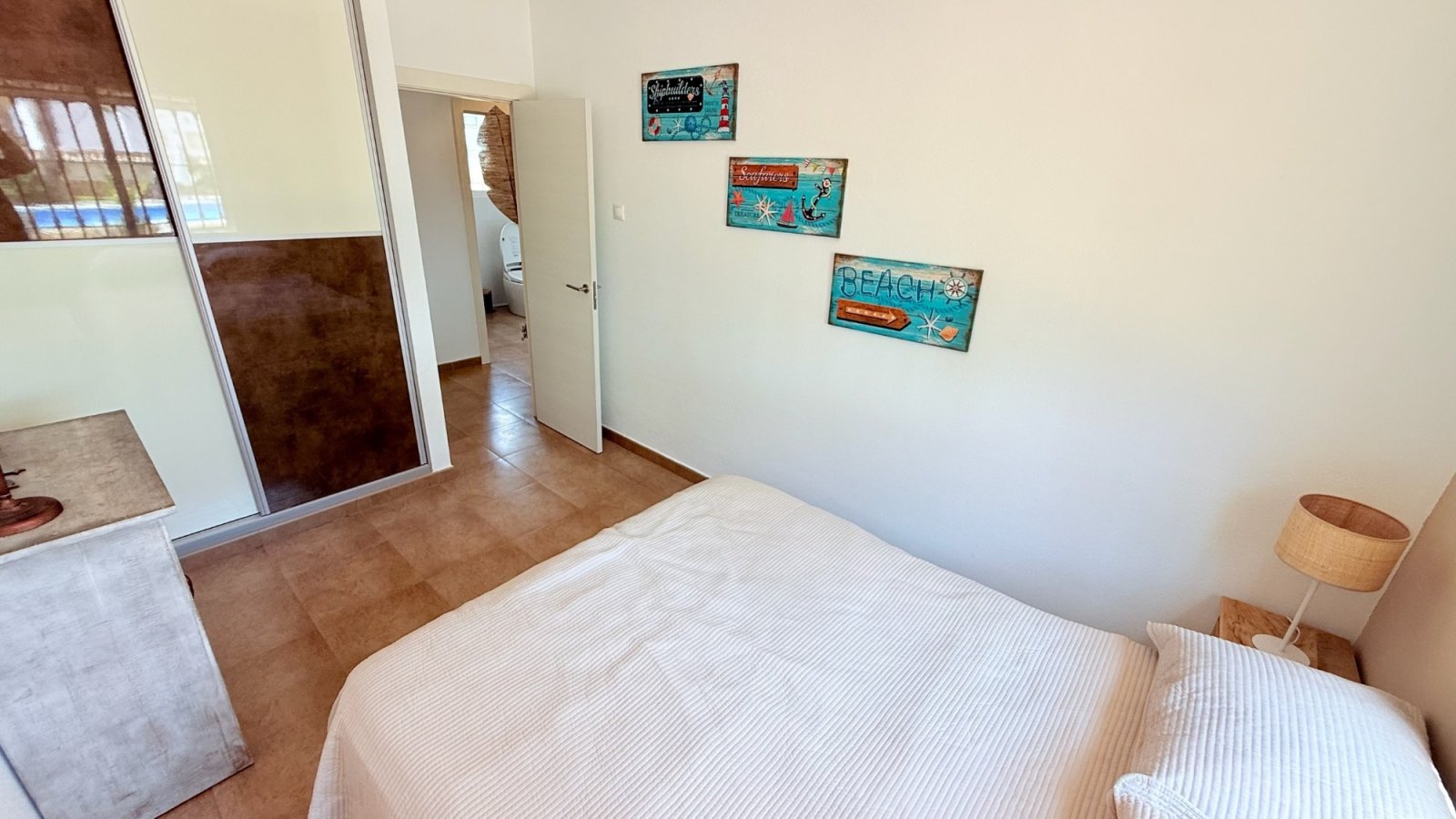Villa completamente reformada con piscina privada en una amplia parcela