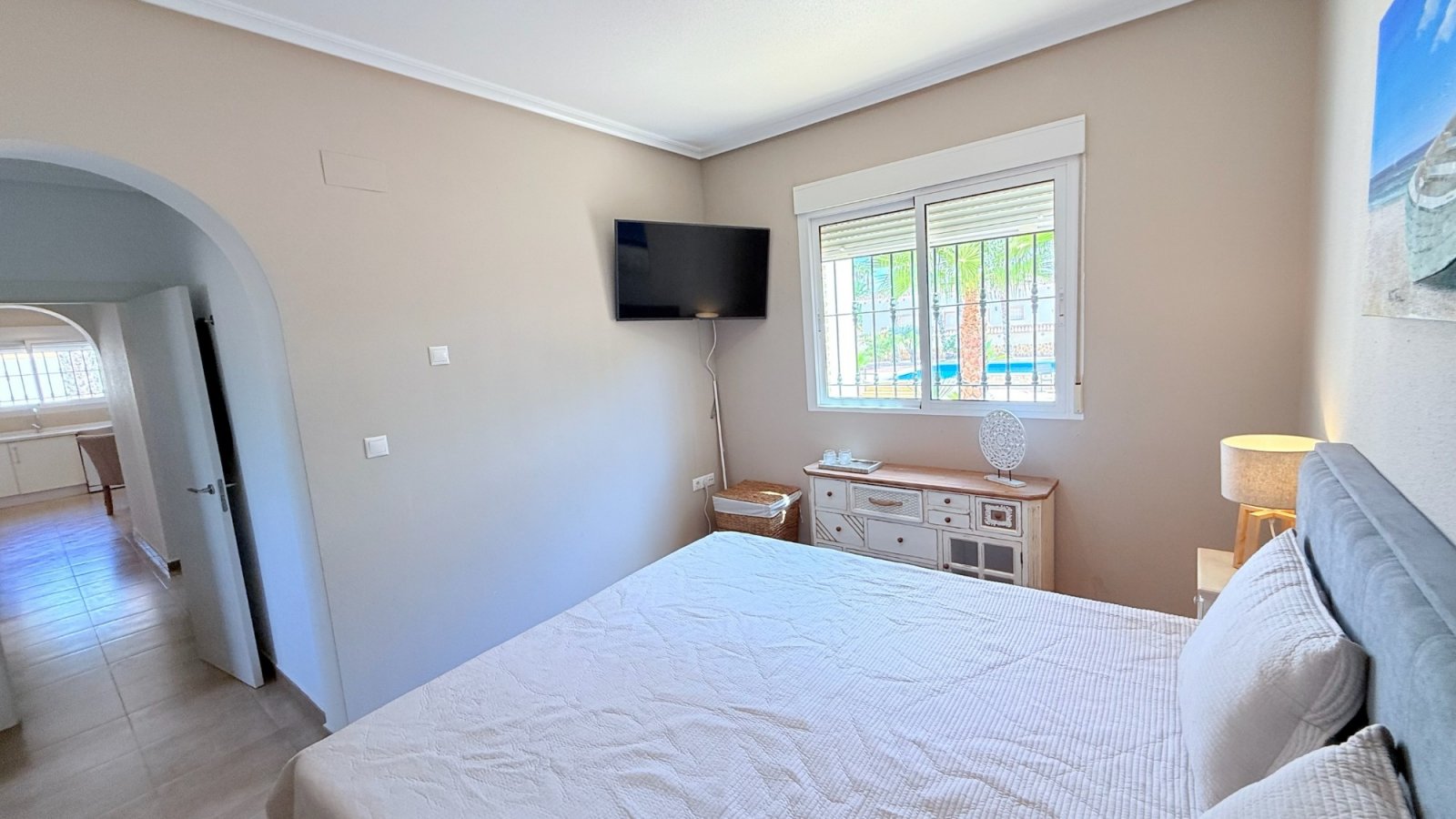 Villa completamente reformada con piscina privada en una amplia parcela