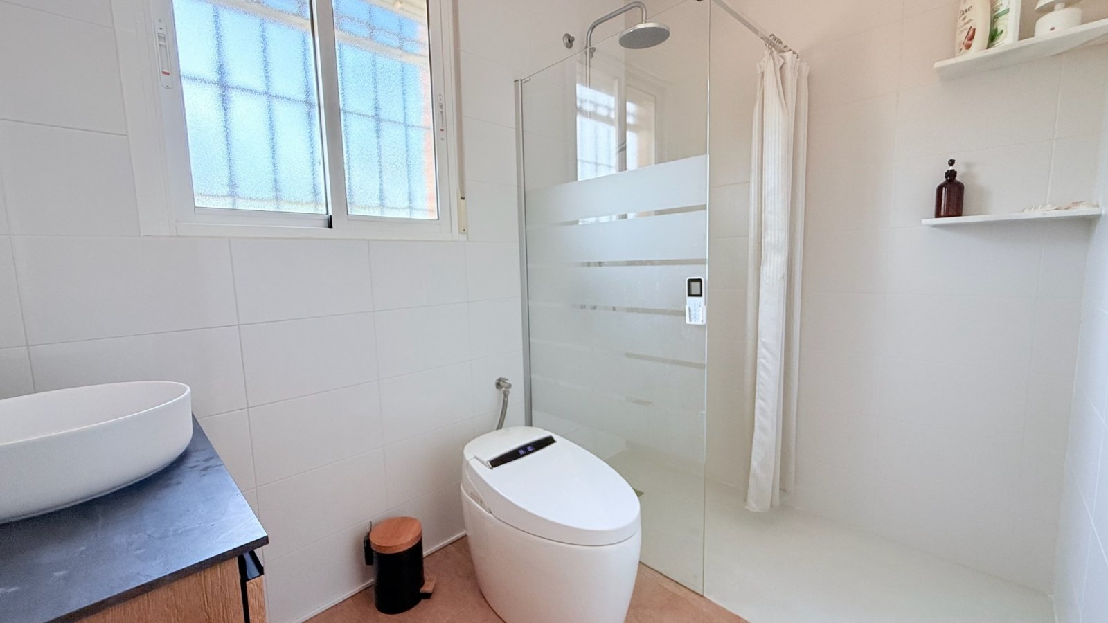 Villa completamente reformada con piscina privada en una amplia parcela