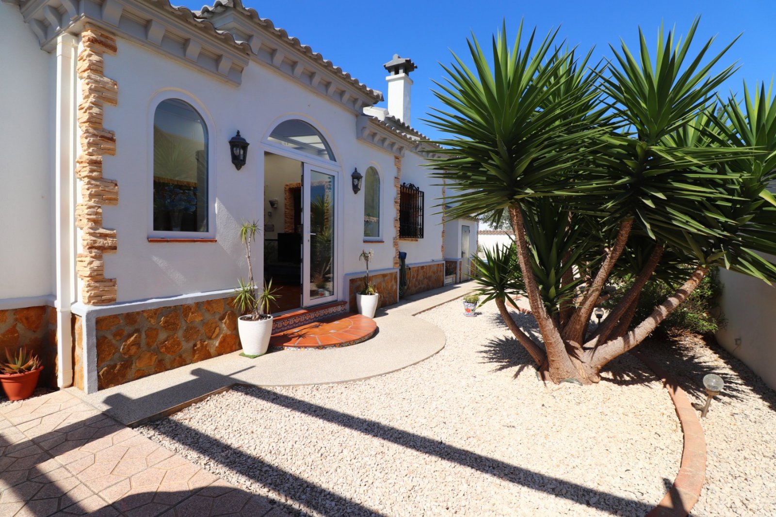 Villa de 3 dormitorios y 2 baños con piscina privada en Fincas de La Vega