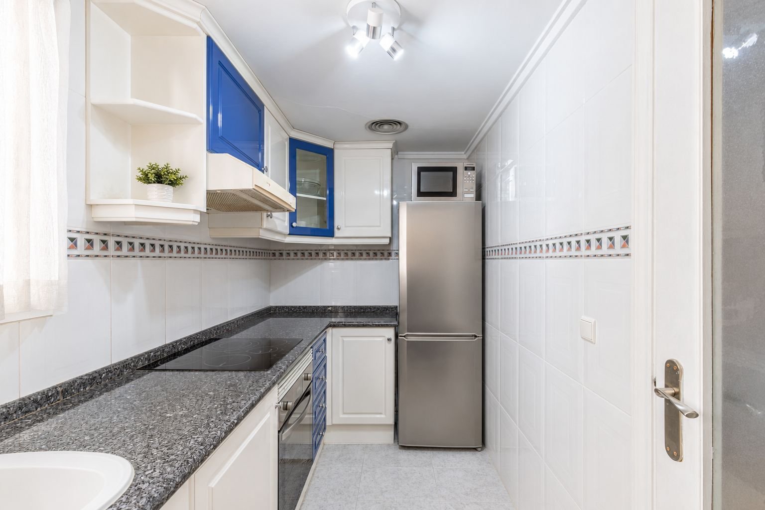 Apartamento con terrazas y vistas al mar en el centro de Moraira