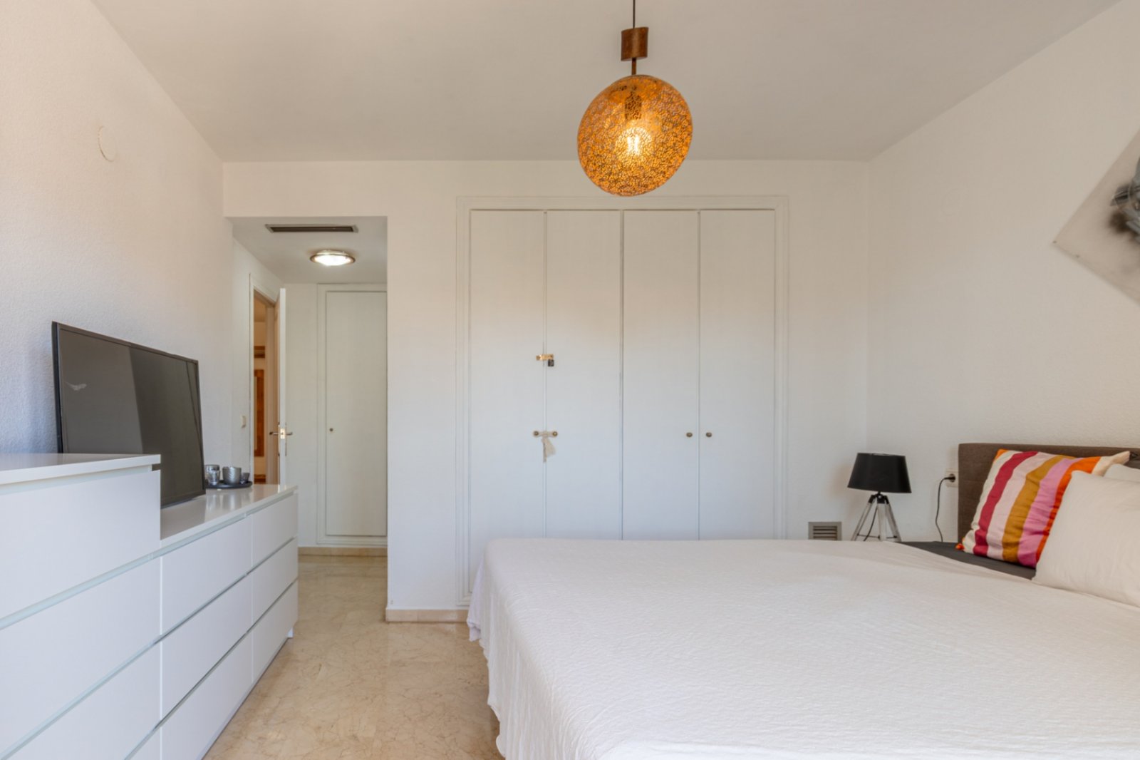 Apartamento con terrazas y vistas al mar en el centro de Moraira