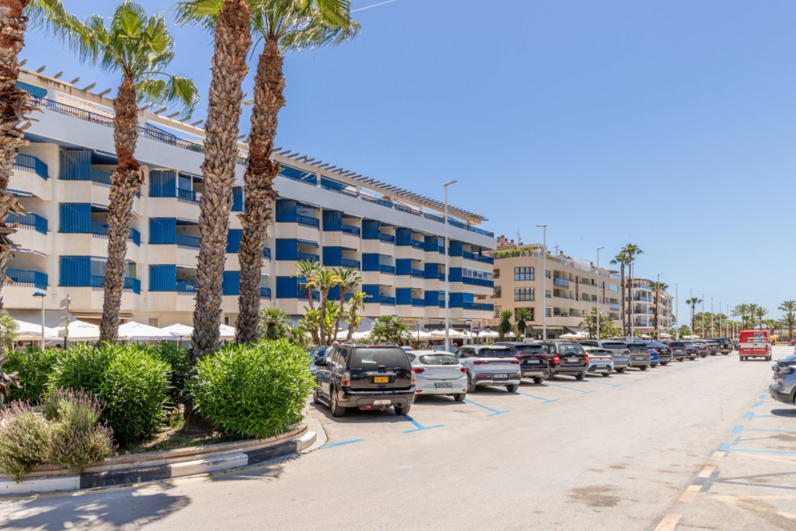 Apartamento con terrazas y vistas al mar en el centro de Moraira