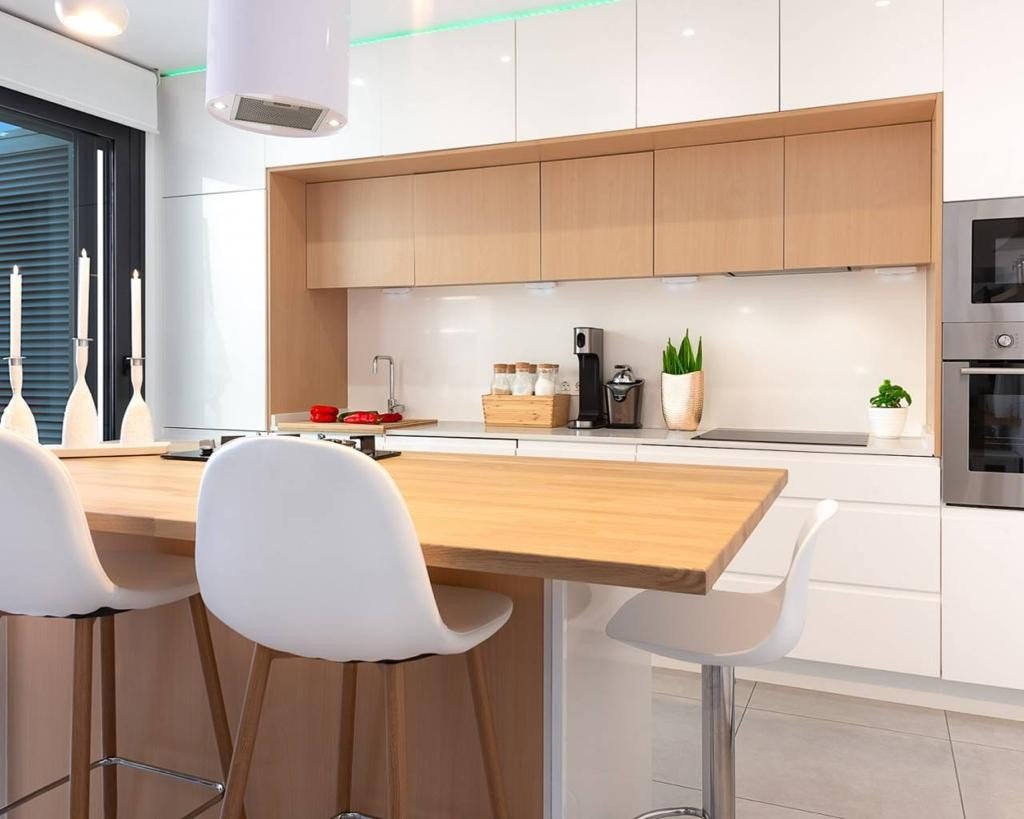 Villa moderna con 4 dormitorios, 4 baños, apartamento de invitados, piscina privada y licencia de alquiler